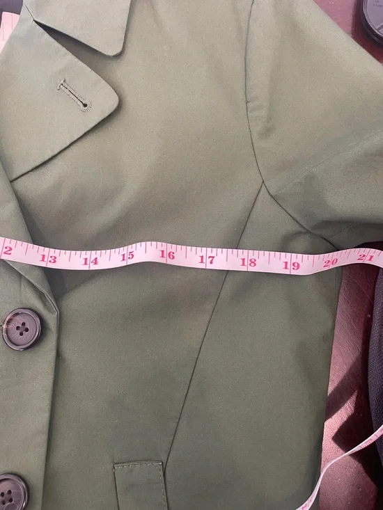 J. Crew Cropped Double-Breasted Trench Coat. Lined w/front pockets. Great color - Picture 9 of 11